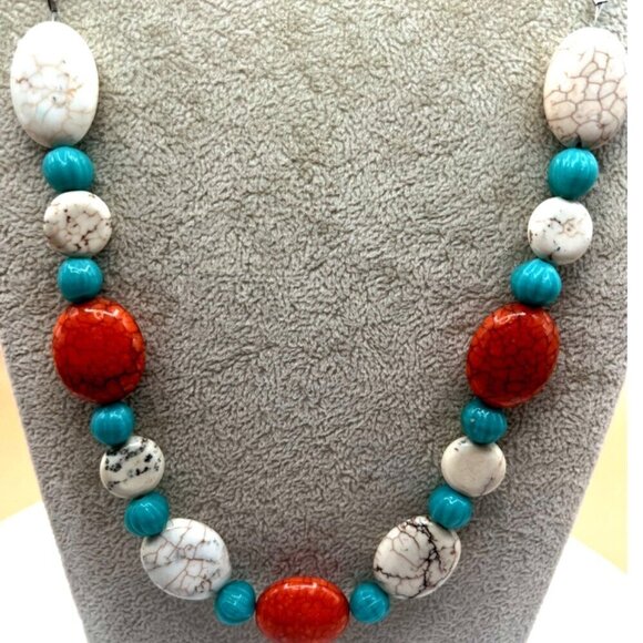 Magnesite, Dyed Agate & Faux Turquoise Beaded Necklace    M4 - Picture 6 of 9
